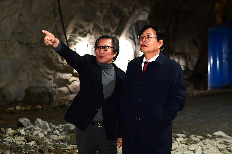 삼산면_폐광산_현장확인_(1).jpg 이미지