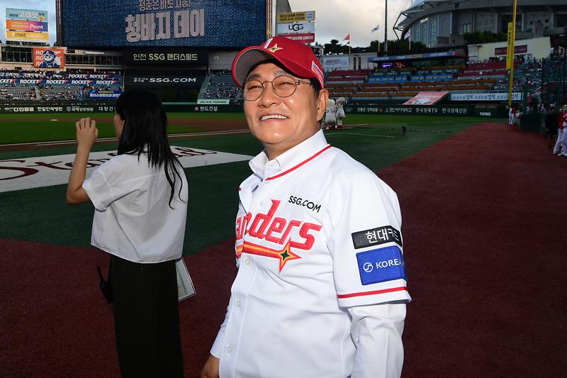 ssg_업무협약식_및_시구_(12).jpg 이미지