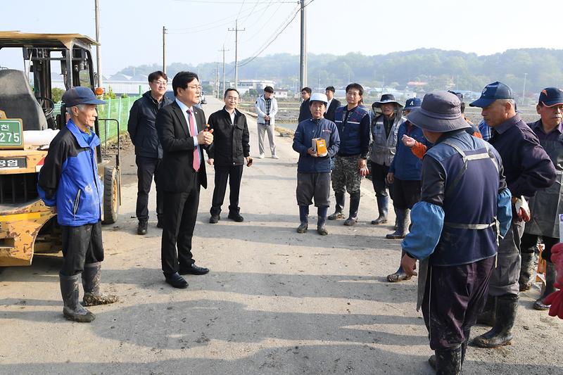 예비못자리_설치현장_격려_(5).jpg 이미지