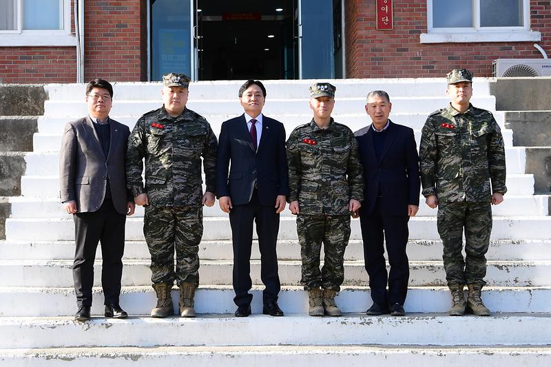 5여단_설_맞이_위문_(1).jpg 이미지