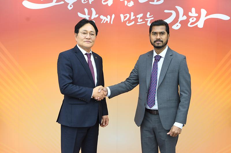 방글라데시_고용부_국무장관_강화군청_방문_(1).jpg 이미지