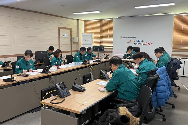 강화군,_구제역_발생에_즉각_대응(박용철_군수_주재_긴급_회의).jpg 이미지