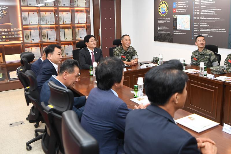 강화군_및_농림축수산업_발전_정책협의회_군부대_위문_(11).jpg 이미지
