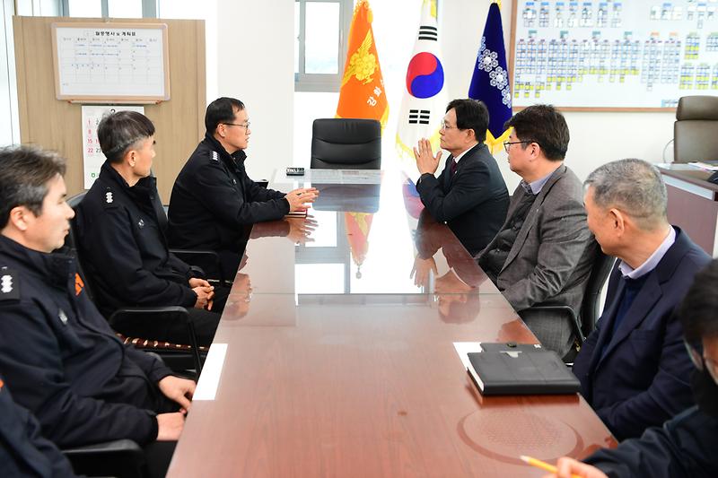 강화소방서_설_맞이_위문_(3).jpg 이미지