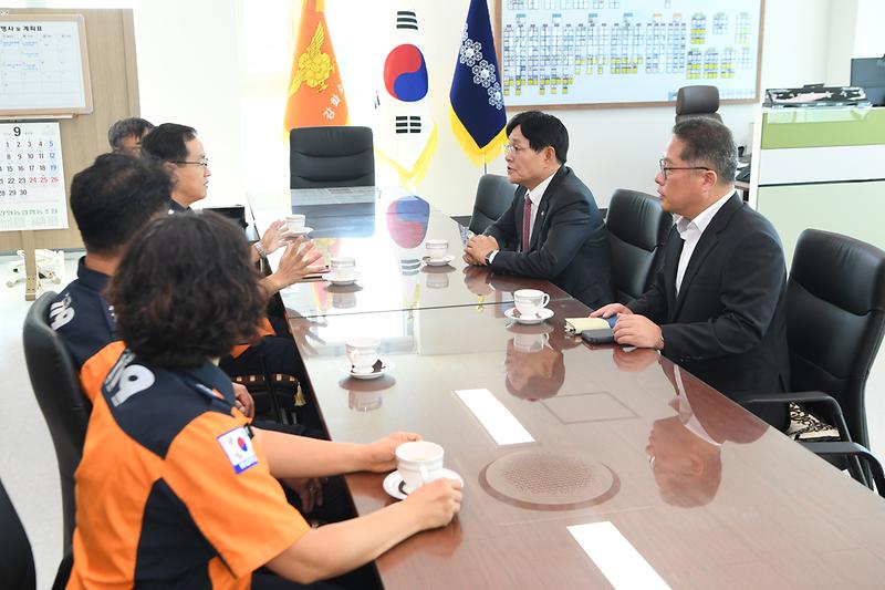 강화소방서_위문금_전달_(3).jpg 이미지