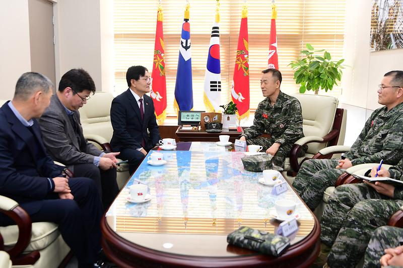 해병대_제2사단_설맞이_위문_(2).jpg 이미지