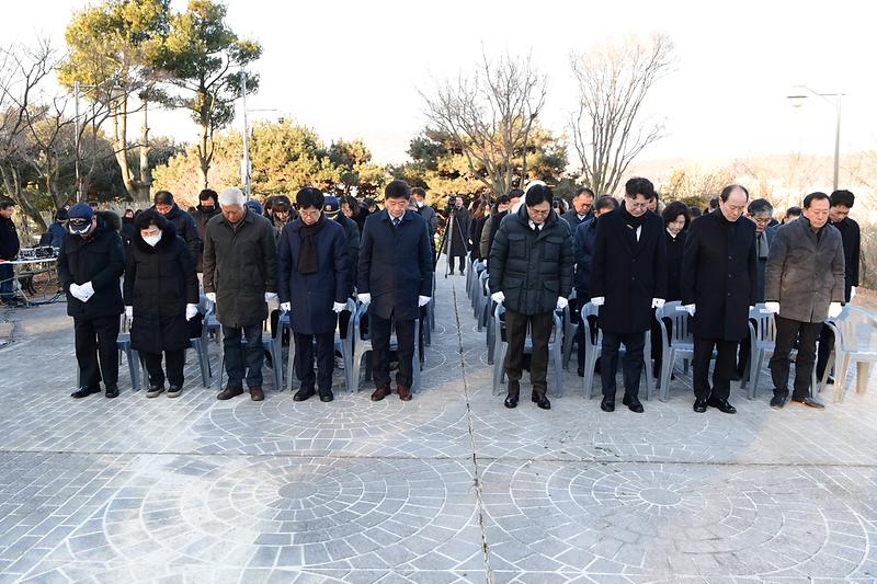 현충탑_참배_(9).jpg 이미지