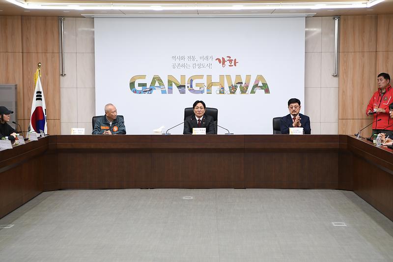 중화민국_해병대_퇴역대원_강화군청_방문_(6).jpg 이미지