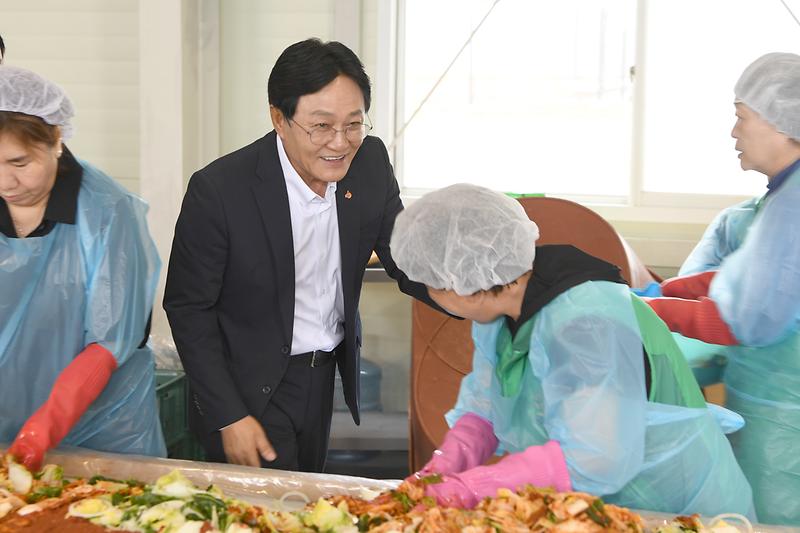 새마을지회_여름김치_나눔행사_(3).jpg 이미지