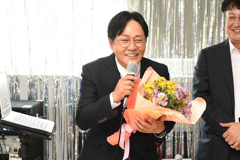 신문 4리 경로당 노래자랑 사진