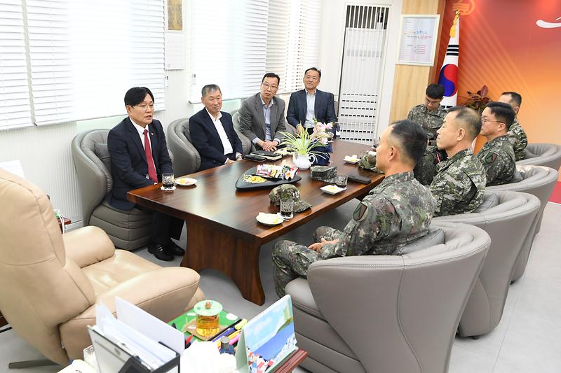 수도군단장_강화군청_방문_(13).jpg 이미지