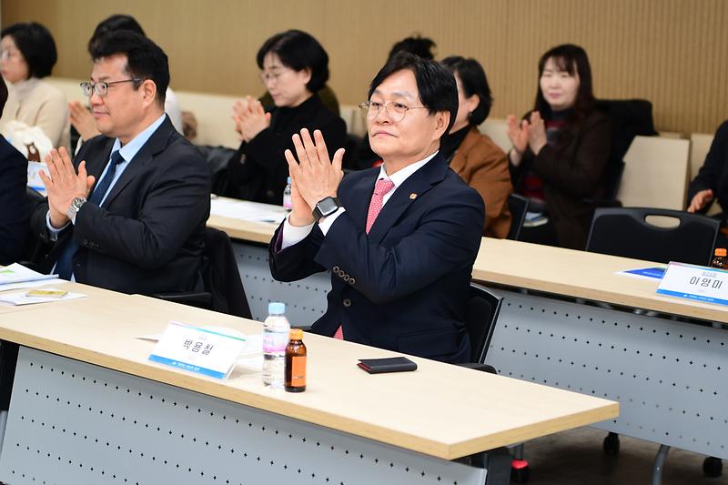 의료취약지_주민의견수렴을_위한_심층_간담회_(3).jpg 이미지