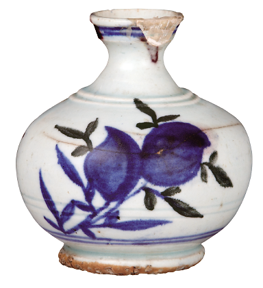 청화백자복숭아문병.png 이미지