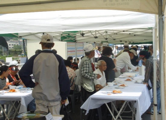 Dal,O-li_Ko-ki_So-bi_Chok-jin_Si-sik-haeng-sa_(2)