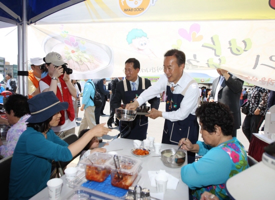 0526_Um-sik-na-noom-haeng-sa-e-sea_Koon-soo-ka_Bong-sa-hoal-dong-ha-da