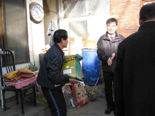 1208_강화로타리_위문품전달