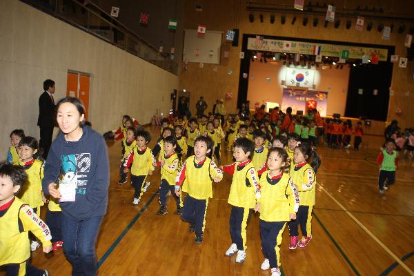 0506__지진대피훈련_어린이_사진