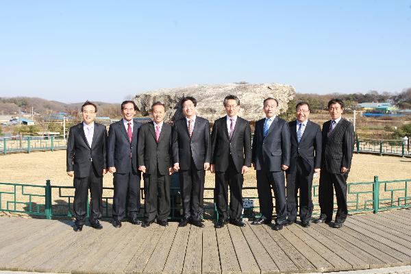 1114_세계문화유산도시협의회_고인돌_전경