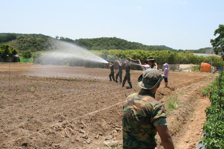 크기변환_0628_가뭄극복_군장병_지원모습