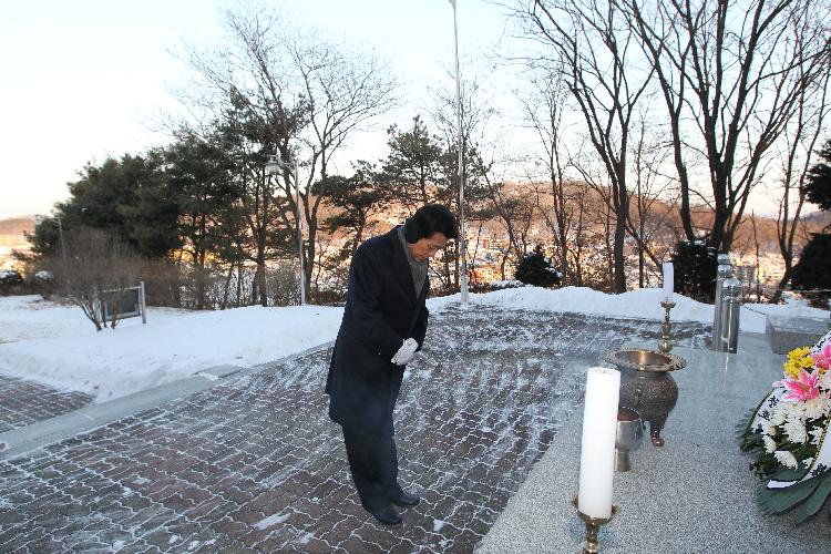 0104_현충탑_참배1