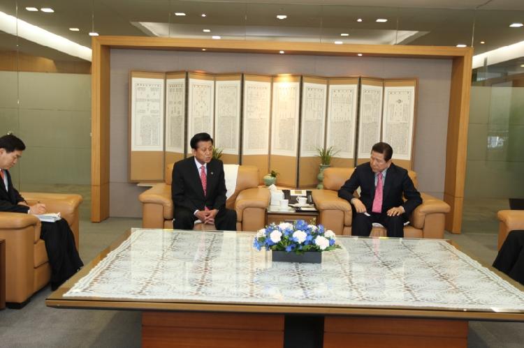 0419_유천호_군수_농협중앙회장과_간담회_가져2