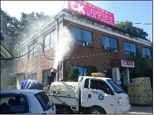 0711_모기기피제_건물도포_장면