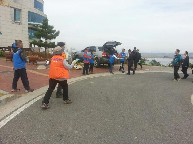 1022_강화평화전망대에서_홍보하는_모습