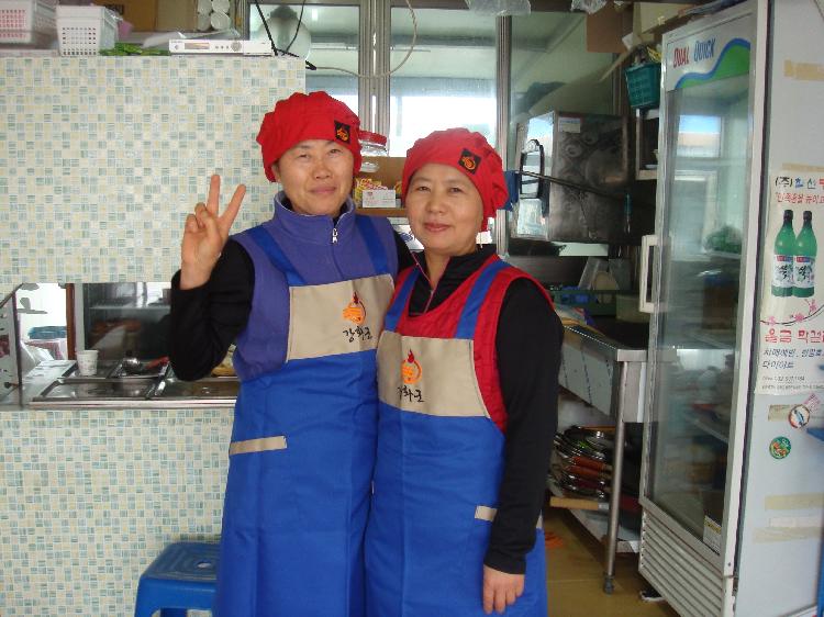 0113_선수밴댕이마을_음식거리_음식점_위생모_착용