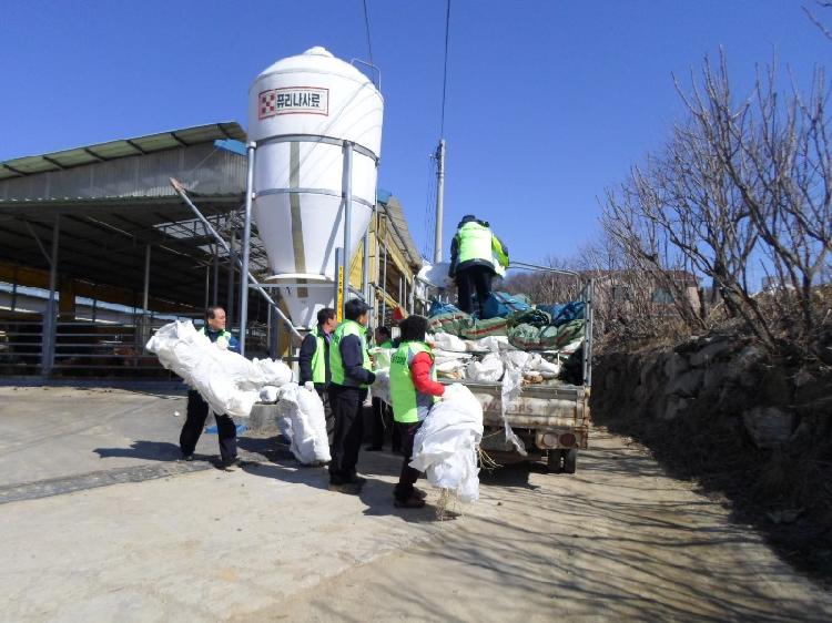 0306_선원면주민자치위원회_폐비닐_수거