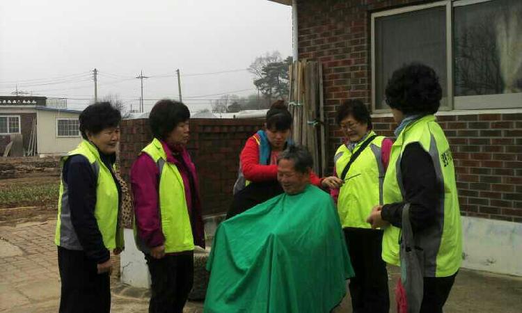 0327_선원면주민자치위원회_이미용_봉사활동