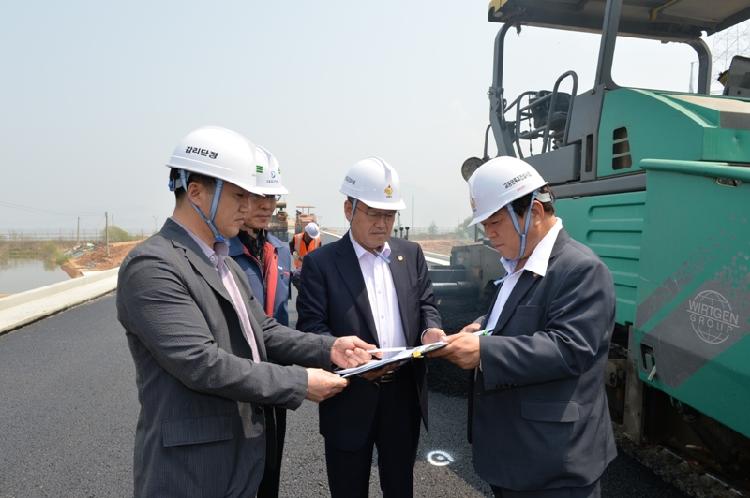 0425_권오정_강화군수_권한대행_교동연륙교_건설현장_점검_(2)