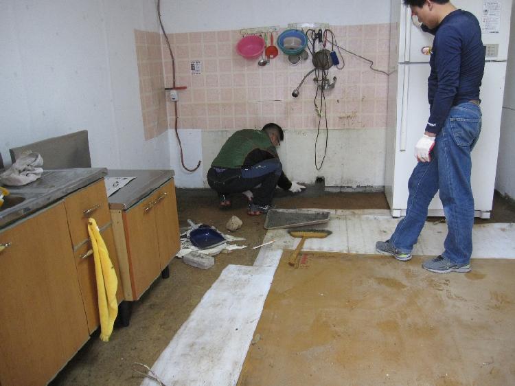 0501_불은면주민자치위원회_독거노인_집_수리_봉사_(1)