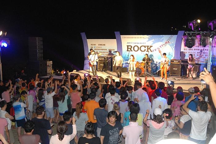 0729_썸머락_페스티벌(지난해_공연)_(1)