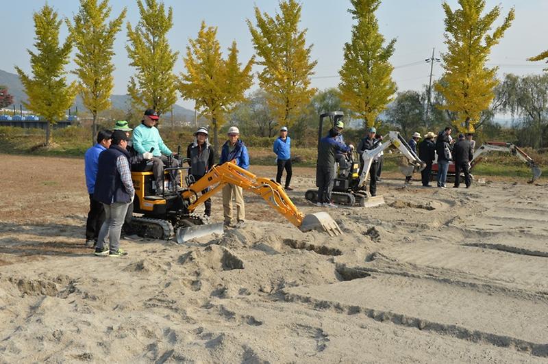 농업용굴삭기교육현장2