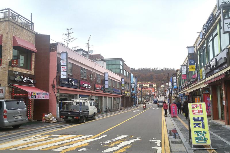 강화읍_북문길_일대가_특색있게_정비되었다