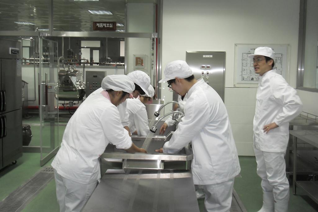 농업인을_대상으로_농식품_가공교육을_실시하고_있다