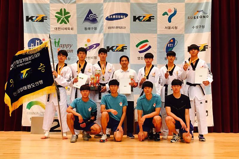 강화군청_태권도부_우승단체사진