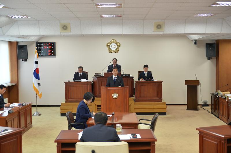 이상복_군수가_시정연설을_하고_있다_3