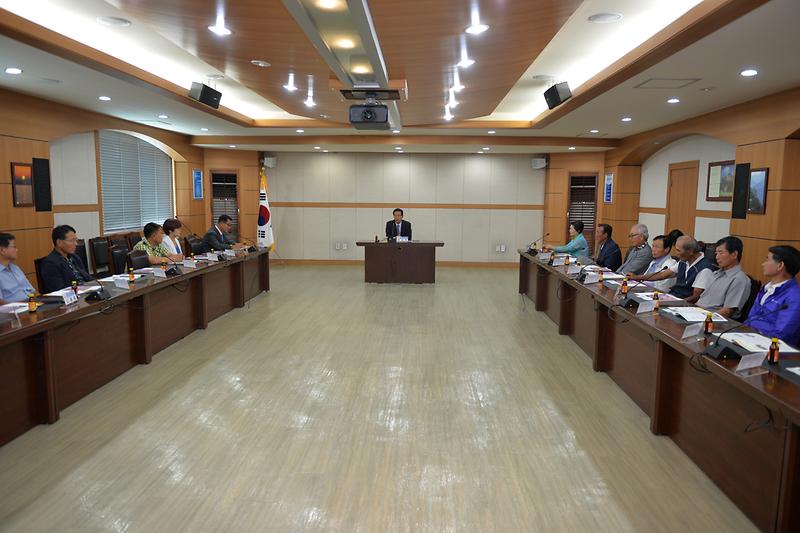 이상복군수가_간담회를_실시하고_있다_1