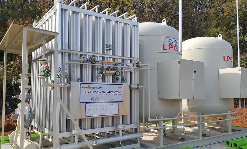 LPG_1_-_주문도에_설치된__LPG_저장탱크