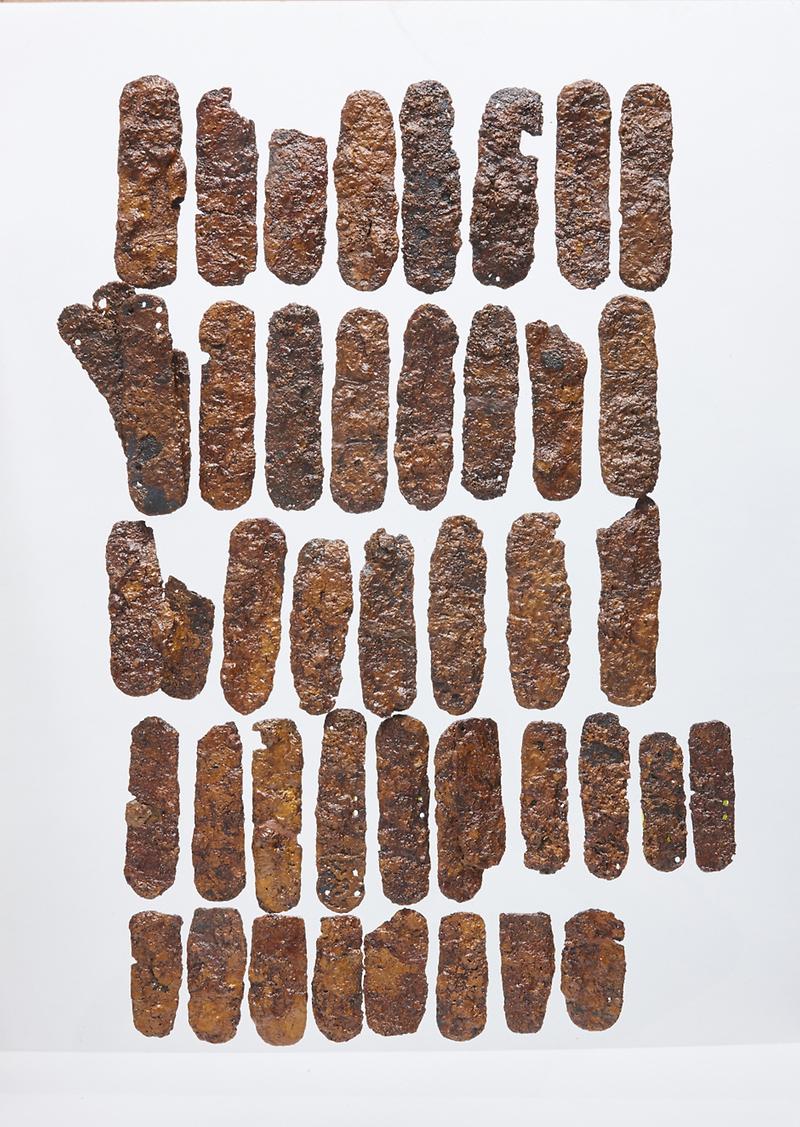 동아시아와_삼별초2_-_철제비늘갑옷편(제주_항파두리성_출토),_국립제주박물관_사진_제공