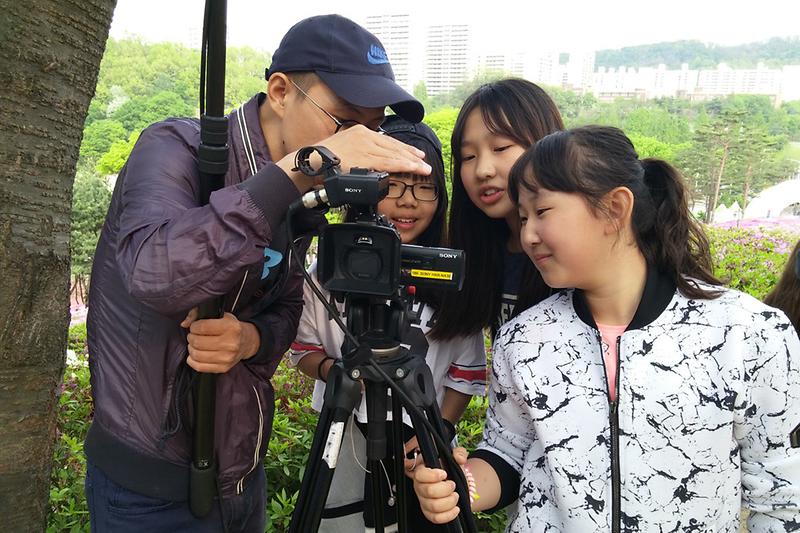 강화영상미디어센터2(미디어교육을_수강중인_학생들)