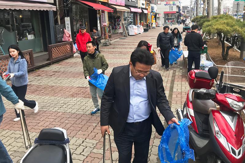 봄맞이_공무원_대청소2