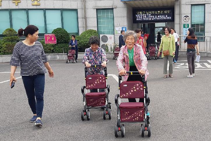 교동면_어르신_보조기_지원2