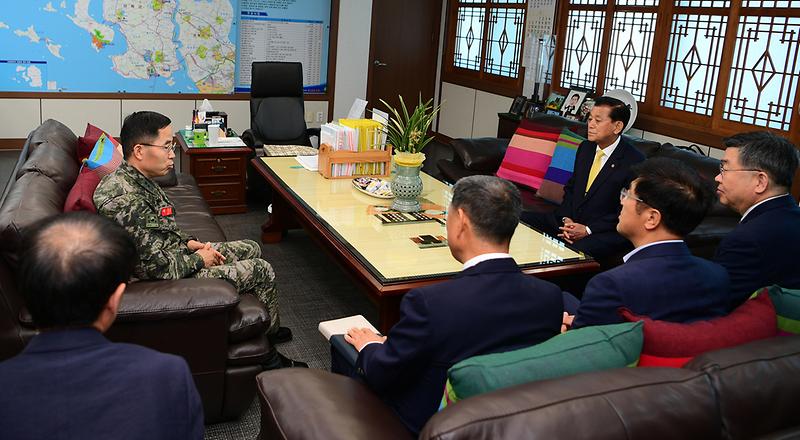 해병대_2사단장_강화군방문_(2)