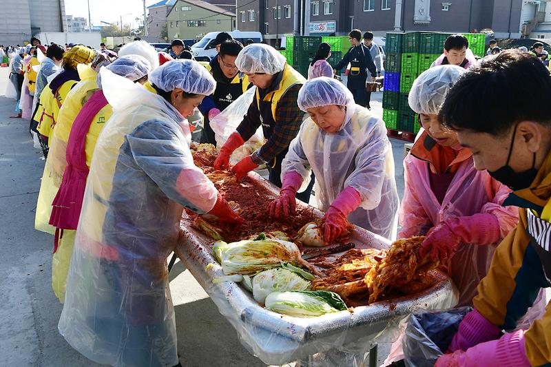 자원봉사센터_사랑의_김장_행사2