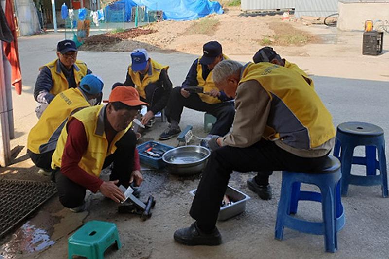 양사면_꽃동네_칼갈이_봉사