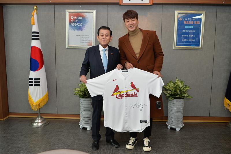 김광현선수_강화군청_방문_(1)