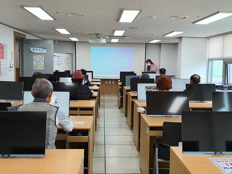 노인복지관_운영재개_(2)