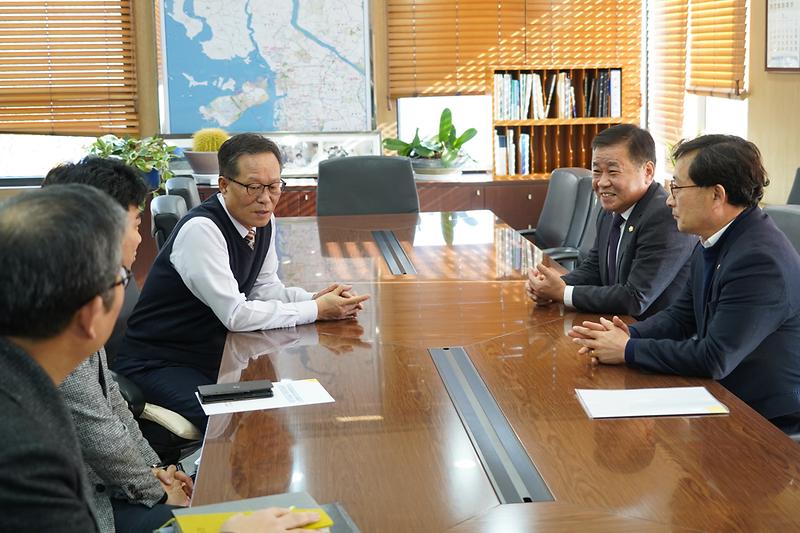 신득상_의장_인천시_방문2(박준하_행정부시장)